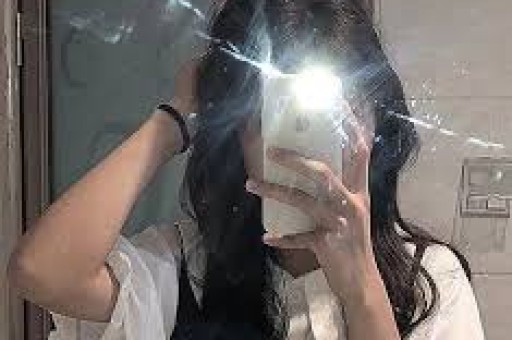 网红时代的江湖：曾经的“抖音一哥”疯狂小杨哥粉丝量正式跌破1亿“9999万+”成为历史；而张大大一年未露面掉粉300万仍然在装死