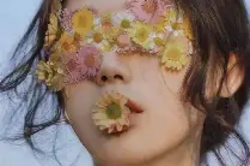 55岁李嘉欣提前庆祝母亲节身材纤瘦15岁儿子却没现身