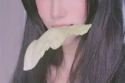 丢掉“苦情人设”她转型美妆博主直播一晚入账10万